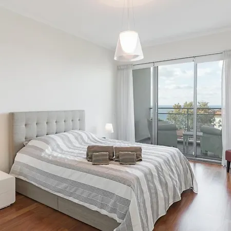 Apartament Monumental - By Wehost Madeira